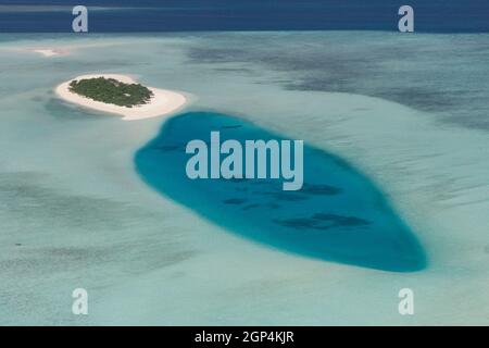 MALEDIVEN, ARI-ATOLL. LUFTAUFNAHME Stockfoto