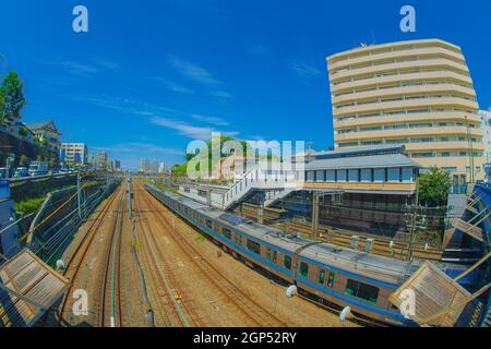 Liniengruppe, die zur Yokohama Station führt. Drehort: Präfektur kanagawa, Yokohama-Stadt Stockfoto