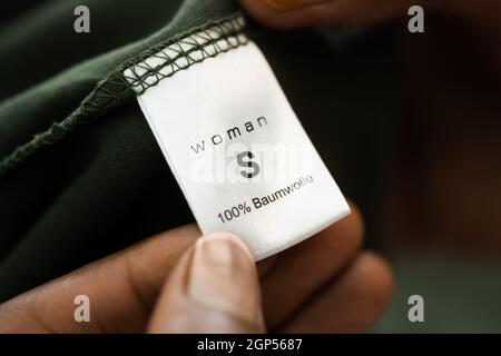 Shirt Größe Kleidung Label-Symbol Auf Kleidung Stockfoto