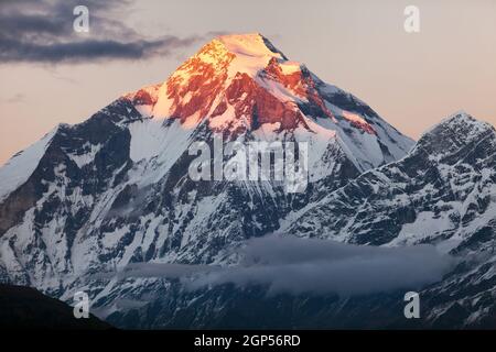 Abends Panoramablick auf den Berg Dhaulagiri - Nepal Stockfoto