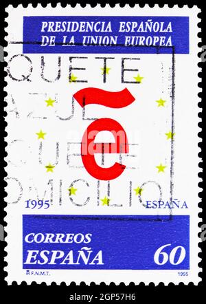 MOSKAU, RUSSLAND - 5. AUGUST 2021: Die in Spanien gedruckte Briefmarke zeigt die spanische Präsidentschaft der Europäischen Union, Serie, um 1995 Stockfoto