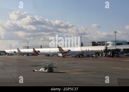 Blick vom Flugzeug zum Flughafen Kopenhagen Kastrup Terminal, Kopenhagen, Dänemark, Europa Stockfoto