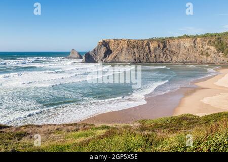 Strand und Buch nahe bei Odeceixe, Algarve, Portugal, Strand und Bucht in der Nähe von Odeceixe, Algarve, Portugal Stockfoto