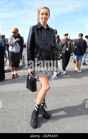 Paris, Frankreich. 28. Sep, 2021. Under Covid-19 Pandemie - Christian Dior. Paris, Frankreich., . am 28. September 2021. Nataly Ossman (Foto von Pierre Teyssot/ESPA-Images) Quelle: European Sports Photo Agency/Alamy Live News Stockfoto