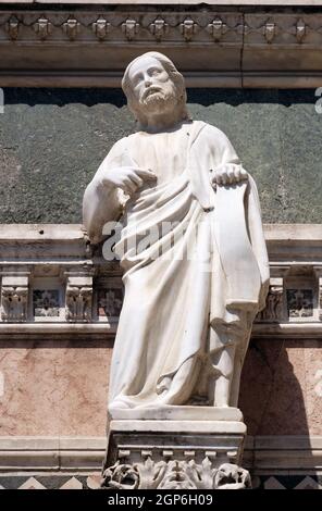 Jesus Christus, Erlöser, der Andrea Pisano zugeschrieben wird, Portal auf der Seitenwand der Cattedrale di Santa Maria del Fiore (Kathedrale der Heiligen Maria des Flusses Stockfoto