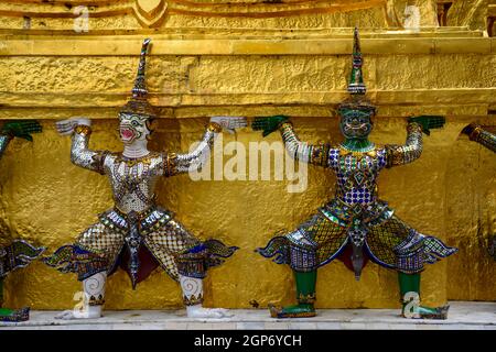 Yaksha Figuren Tempel Wat Phra Kaeo, alter Königspalast, Tempel des Smaragd-Buddha, Bangkok, Thailand Stockfoto