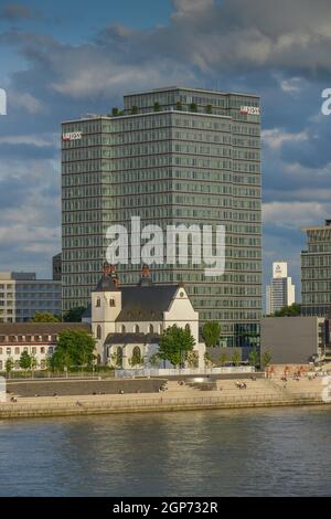 Rhein, Lanxess Tower, Kennedyplatz, Deutz, Köln, Nordrhein-Westfalen, Deutschland Stockfoto