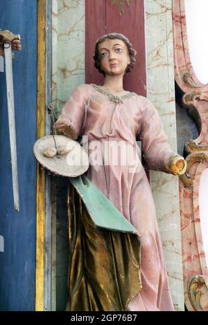 Heilige Agatha, Statue auf dem Altar der Heiligen Barbara in der Kapelle der Muttergottes der Schmerzen in Prepolno, Kroatien Stockfoto