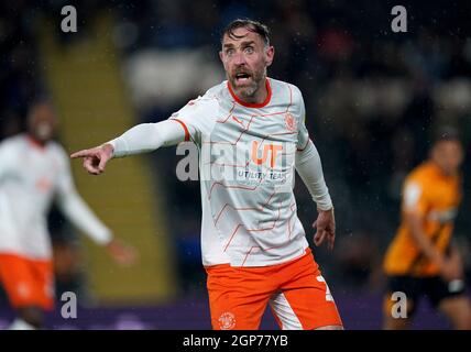 Blackpools Richard Keogh-Gesten während des Spiels der Sky Bet Championship im MKM Stadium, Hull. Bilddatum: Dienstag, 28. September 2021. Stockfoto