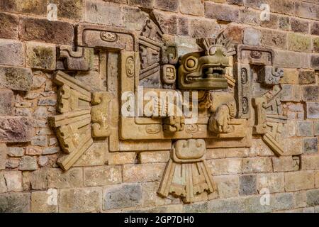 Detail der Fassade des Tempels 21, Skulpturenmuseum, Maya City, Copan, Honduras Stockfoto