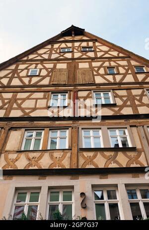 Traditionelle halbe Fachwerkhaus in das berühmte mittelalterliche Stadt Rothenburg in Bayern, Deutschland. Stockfoto