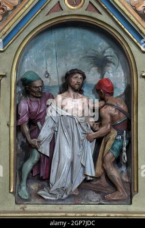 10. Kreuzweg, Jesus wird seiner Kleider beraubt Stockfoto