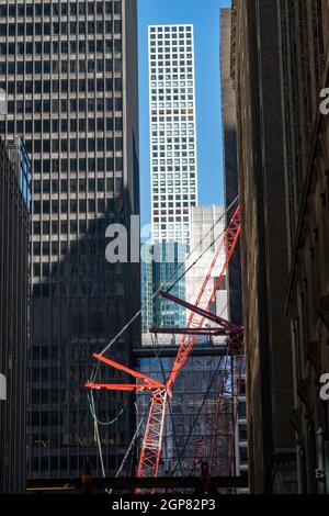 432 Park Avenue von der Baustelle der 270 Park Avenue, New York City, USA 2021 aus gesehen Stockfoto