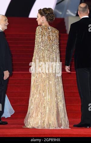 28. September 2021, London, Großbritannien. Die Herzogin von Cambridge bei der Weltpremiere von No Time to die, in der Royal Albert Hall, London. Quelle: Doug Peters/EMPICS/Alamy Live News Stockfoto