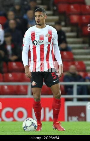 SUNDERLAND, GROSSBRITANNIEN. 28. SEPTEMBER Frederik Alves von Sunderland in Aktion während des Sky Bet League 1-Spiels zwischen Sunderland und Cheltenham Town am Dienstag, den 28. September 2021 im Stadium of Light, Sunderland. (Kredit: Will Matthews | MI News) Kredit: MI News & Sport /Alamy Live News Stockfoto