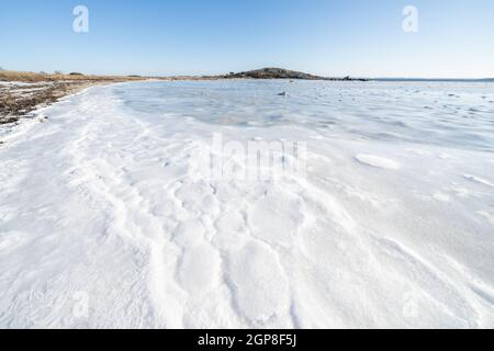 Vrango im Winter ist diese Insel Teil des südlichen Göteborger Archipels Stockfoto