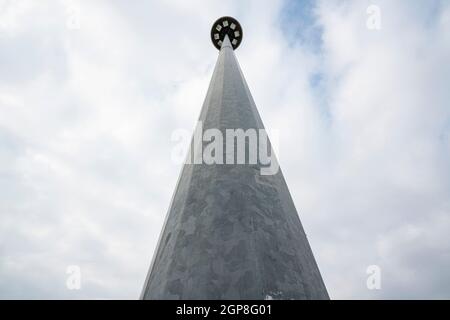 Ansicht von unten auf einen großen Straßenlaterner Stockfoto