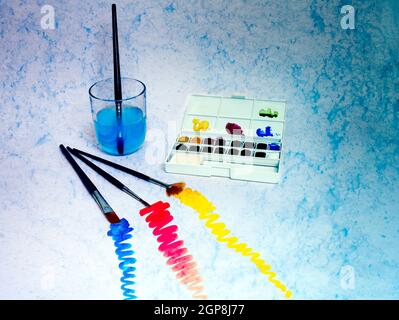 Hobby, Pinsel und Aquarellfarben, Stillleben Stockfoto