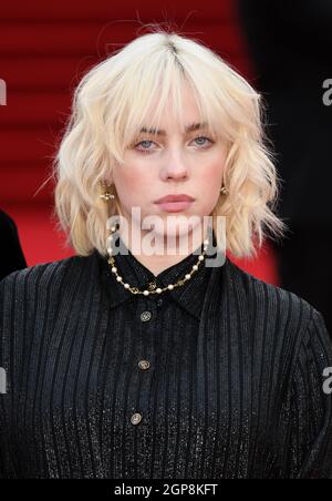 28. September 2021, London, Großbritannien. Billie Eilish bei der Weltpremiere „No Time to die“ in der Royal Albert Hall, London. Quelle: Doug Peters/EMPICS/Alamy Live News Stockfoto