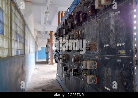 Elektrische Schalttafel Pumpstation. Steuergeräte und elektrische Ausrüstung von Pumpen. Stockfoto