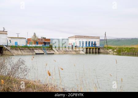 Wasser Pumpstation der Bewässerung von Reisfeldern Stockfoto