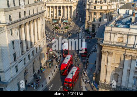 Erhöhte Ansicht der Royal Exchange, Bank, London, England, Vereinigtes Königreich, Europa Stockfoto
