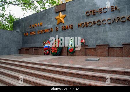 Noworossijsk, Russland - 20. Mai 2018: die Söhne des Vaterlandes, der starb auf dem Land von Noworossijsk. Denkmal zu Ehren der Sieg in der großen Patrio Stockfoto