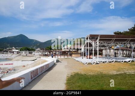 Noworossijsk, Russland - 20. Mai 2018: Panorama der Ferienort Kabardinka, in der Nähe von Noworossijsk. Stockfoto
