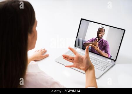 Gebärdensprache Gehörlose Behinderte Menschen Videokonferenz Stockfoto