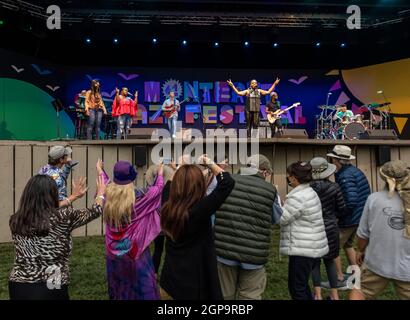 Ledisi begeistert das Publikum mit ihren Vocals und ihrem energiegeladenen Bühnenaufführungbeim Monterey Jazz Festival 2021 Stockfoto