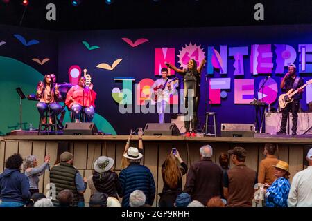 Ledisi begeistert das Publikum mit ihren Vocals und ihrem energiegeladenen Bühnenaufführungbeim Monterey Jazz Festival 2021 Stockfoto