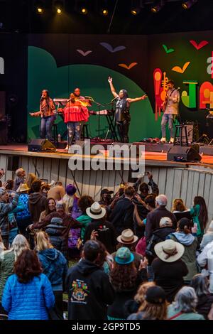 Ledisi begeistert das Publikum mit ihren Vocals und ihrem energiegeladenen Bühnenaufführungbeim Monterey Jazz Festival 2021 Stockfoto