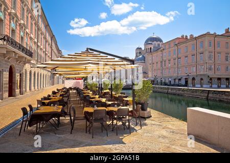 Ponte Rosso Kanal in Triest italienisches Cafe, Stadt in der Region Friuli Venezia Giulia Italien Stockfoto