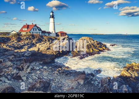 Malerische Aussicht auf das historische Portland Head Light in Cape Elizabeth, Maine Stockfoto