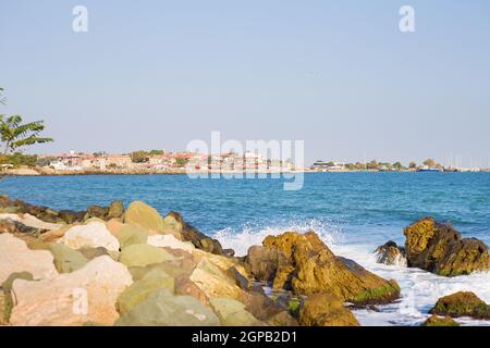 Steinerne Meeresküste Bulgariens Sonne, Meer, Strand Stockfoto