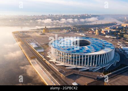 Drohnenansicht des Nischni Nowgorod Fußballstadions in der gleichnamigen Stadt Stockfoto