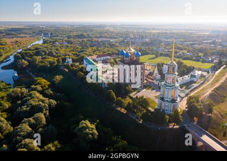 Luftaufnahme der Mariä-Himmelfahrt-Kathedrale in Rjasan, Russland Stockfoto