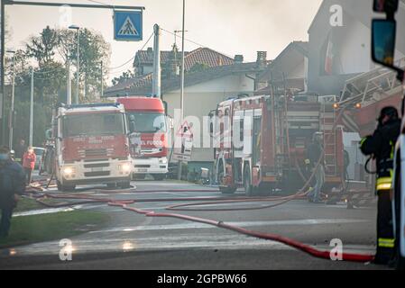 VILLANOVA DEL GHEBKO, ITALIEN 23. MÄRZ 2021: Feuerwehrmann Notfall Detail Stockfoto