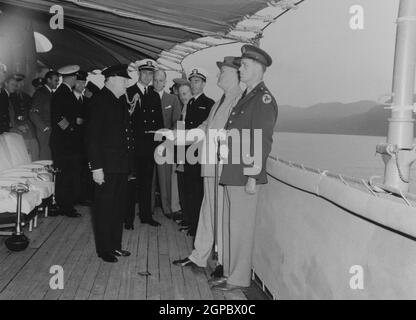 PLACENTIA BAY, NEUFUNDLAND, KANADA - 09. August 1941 - Atlantic Charter Conference, 10-12. August 1941. Premierminister Winston Churchill mit Präsident Stockfoto