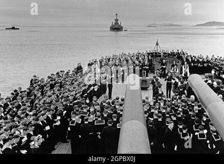 PLACENTIA BAY, NEUFUNDLAND, KANADA - 10-12. August 1941 - Atlantic Charter Conference, 10-12. August 1941. Gottesdienst auf dem Achterdeck der HMS Prin Stockfoto