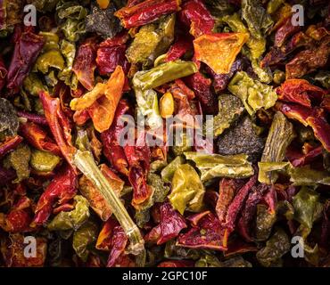 Die Textur getrocknete Paprika und Samen. Nahaufnahme Stockfoto