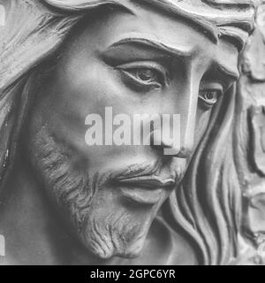 Statue des Antlitz jesu mit einer Dornenkrone. Nahaufnahme. Ideal für Konzepte oder Veranstaltungen wie Ostern. Stockfoto