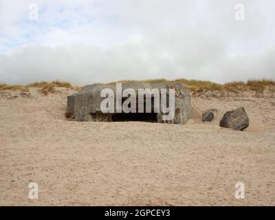 Canon Loch Bunker der Atlantikwall in WW2 an der Westküste von Dänemark Stockfoto