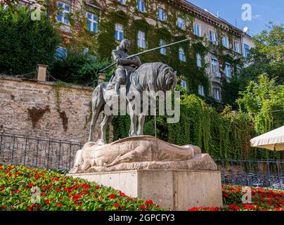 St. Georg und der Drache Bronzestatue in Zagreb, Kroatien Stockfoto