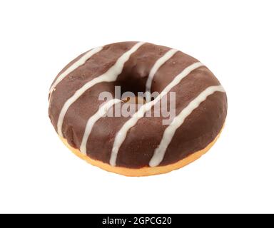 Ein Schokoladen-Donut mit Zuckerstreifen, isoliert auf weißem Hintergrund. Stockfoto