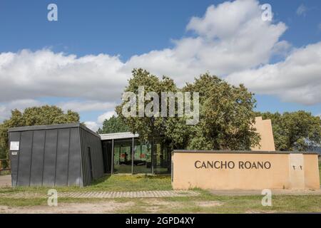 Cancho Roano Interpretationszentrum im Freien. Besterhaltener tartessischer Standort. Zalamea de la Serena, Extremadura, Spanien Stockfoto