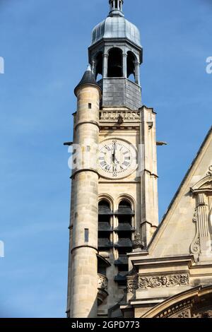 Kirche von Saint-Etienne-du-Mont in Paris in der Nähe des Pantheon. Es enthält Schrein von St. Genevieve - Schutzpatronin von Paris. Stockfoto