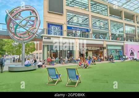 Shopper im Westgate Einkaufszentrum, Oxford, England. Stockfoto