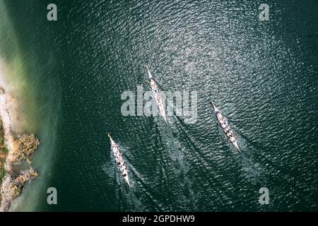 Drachenboot-Rennen über Kopf geschossen Stockfoto