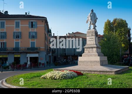 Italien, Lombardei, Crema, Giuseppe Garibaldi-Platz, Giusepe Garibaldi-Denkmal von Francesco Barzaghi aus dem Jahr 1885 Stockfoto